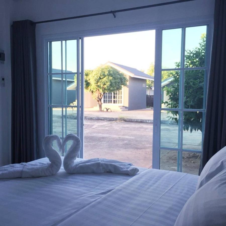 Bhive Hotel Nakhon Phanom Exterior foto
